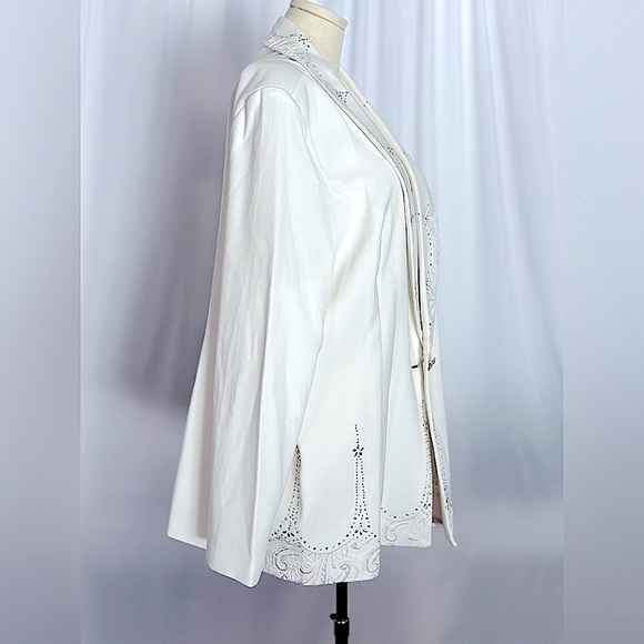 BEU Marc International Blazer with Intricate Beading and Notched Lapels (861) - Picture 4 of 15